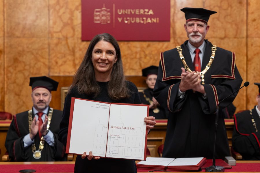 2* 11.00 podelitev priznanj strokovnim sodelavkam in sodelavcem Univerze v Ljubljani; rektorat Univerze v Ljubljani, Kongresni trg 12, LJUBLJANA
Foto: Bor Slana/STA