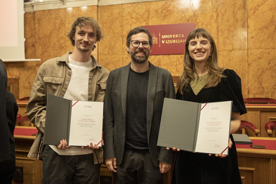 4* 14.00 v okviru Tedna Univerze v Ljubljani podelitev priznanj študentkam, študentom za dosežke in udejstvovanje na področju obštudijskih dejavnosti; zbornična dvorana rektorata, Kongresni trg 12, LJUBLJANA