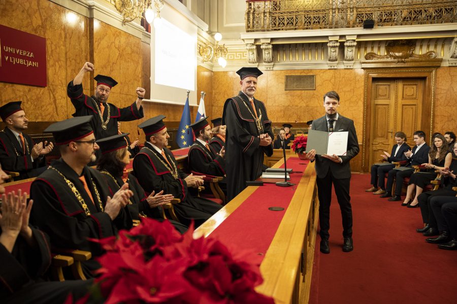 2* 11.00 v okviru Tedna Univerze v Ljubljani podelitev svečanih listin za najboljše študijske dosežke; zbornična dvorana rektorata, Kongresni trg 12, LJUBLJANA