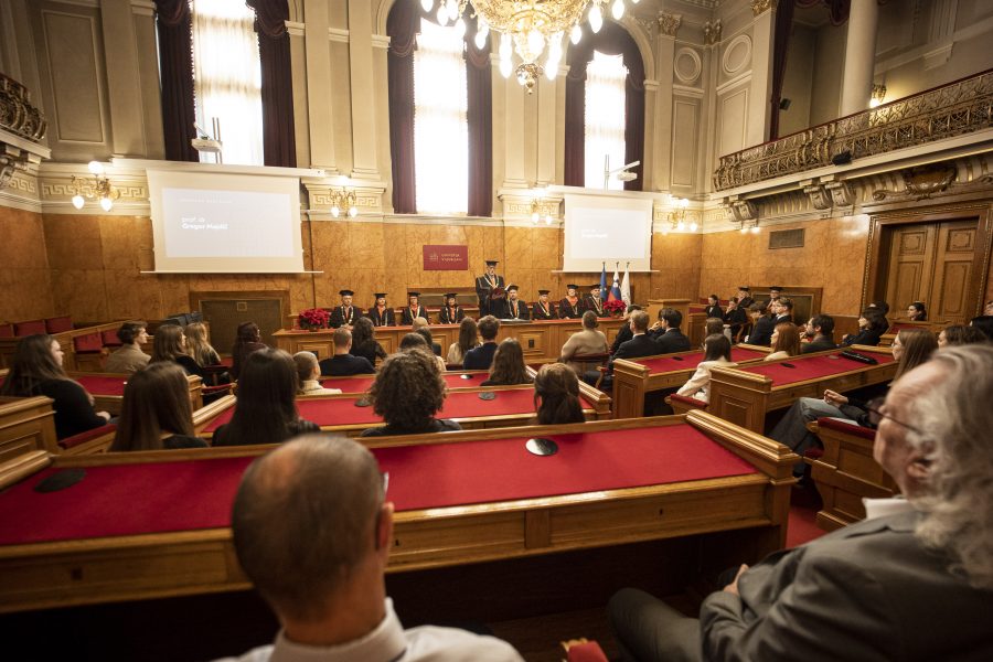 4* 14.00 v okviru Tedna Univerze v Ljubljani podelitev priznanj študentkam, študentom za dosežke in udejstvovanje na področju obštudijskih dejavnosti; zbornična dvorana rektorata, Kongresni trg 12, LJUBLJANA