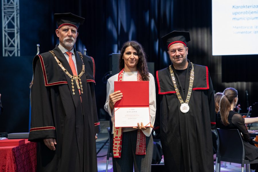 Ljubljana, Krizanke.
Javna promocija doktoric in doktorjev znanosti ter podelitev priznanj za pomembna umetniska dela Univerze v
Ljubljani.