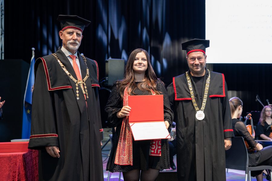 Ljubljana, Krizanke.
Javna promocija doktoric in doktorjev znanosti ter podelitev priznanj za pomembna umetniska dela Univerze v
Ljubljani.