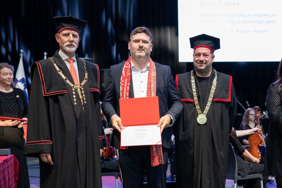 Ljubljana, Krizanke.
Javna promocija doktoric in doktorjev znanosti ter podelitev priznanj za pomembna umetniska dela Univerze v
Ljubljani.